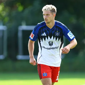 Noah Katterbach darf beim HSV vorerst nur noch für die U21 spielen.