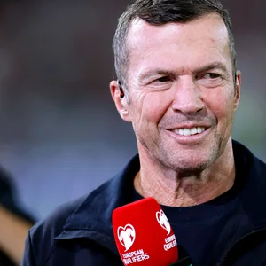 Lothar Matthäus am TV-Mikrofon