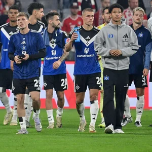 HSV gehen enttäuscht über den Platz in der Allianz Arena
