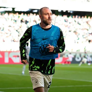 Christian Eriksen beim Aufwärmen für den VfL Wolfsburg.