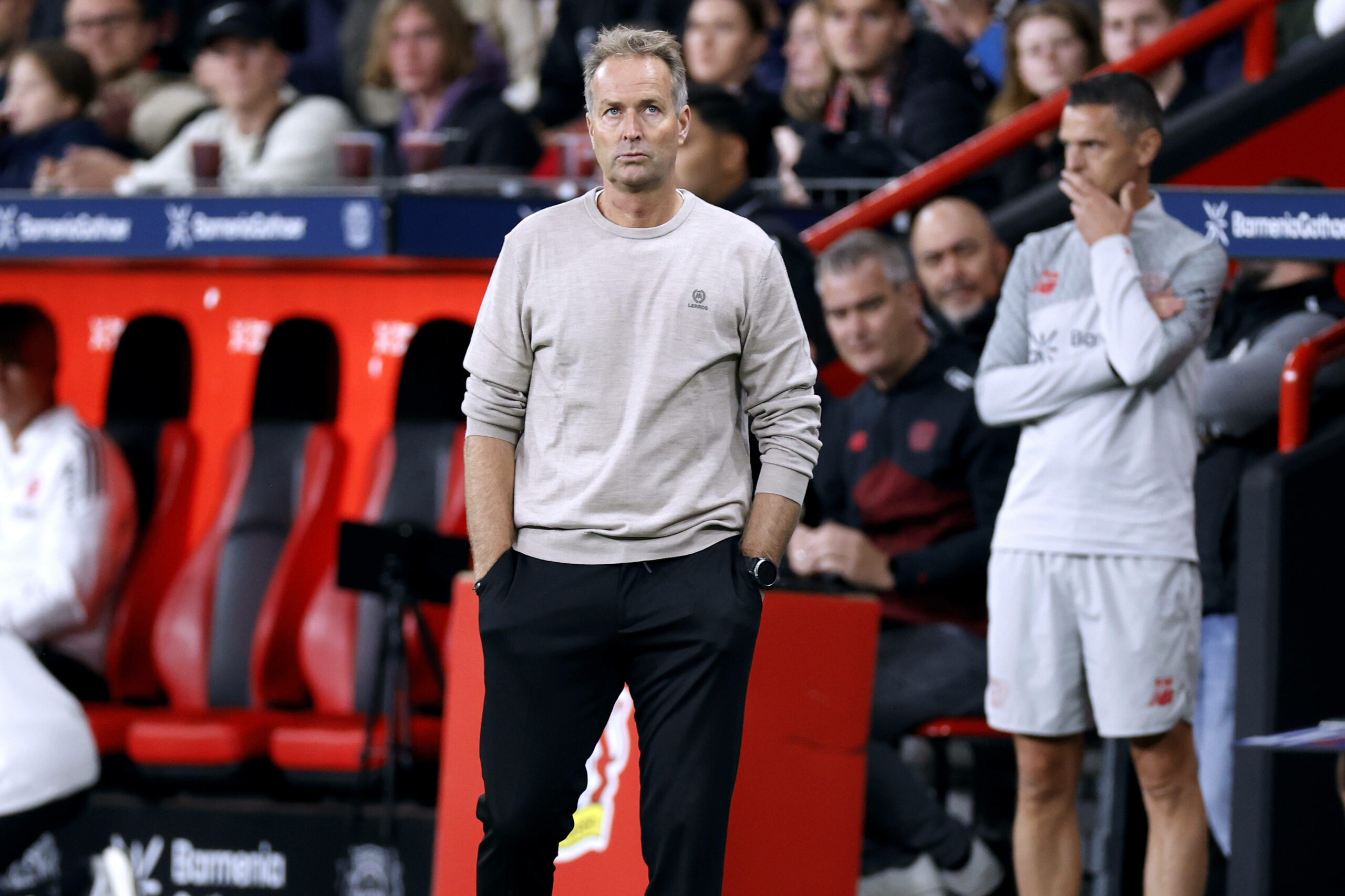 Kasper Hjulmand, Trainer von Bayer 04 Leverkusen, beim Bundesligaspiel gegen Eintracht Frankfurt