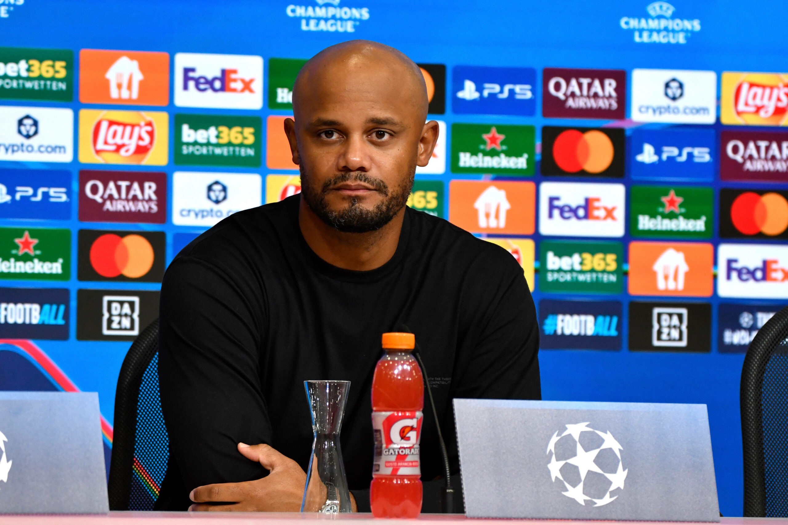 Vincent Kompany bei einer Pressekonferenz