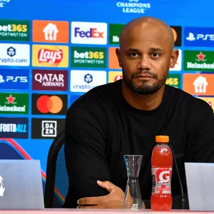 Vincent Kompany bei einer Pressekonferenz