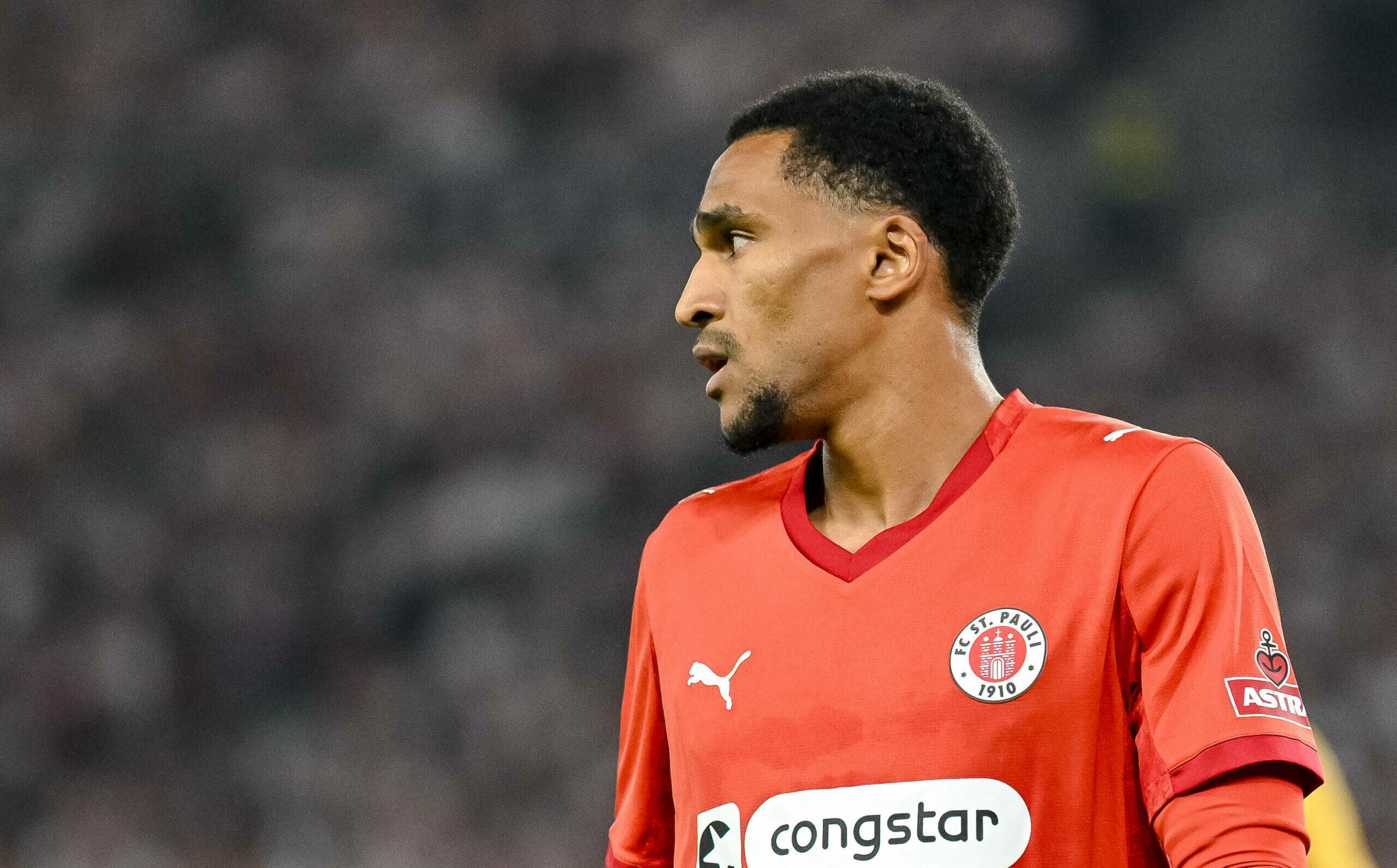 Andreas Hountondji bei der St. Pauli-Niederlage in Stuttgart