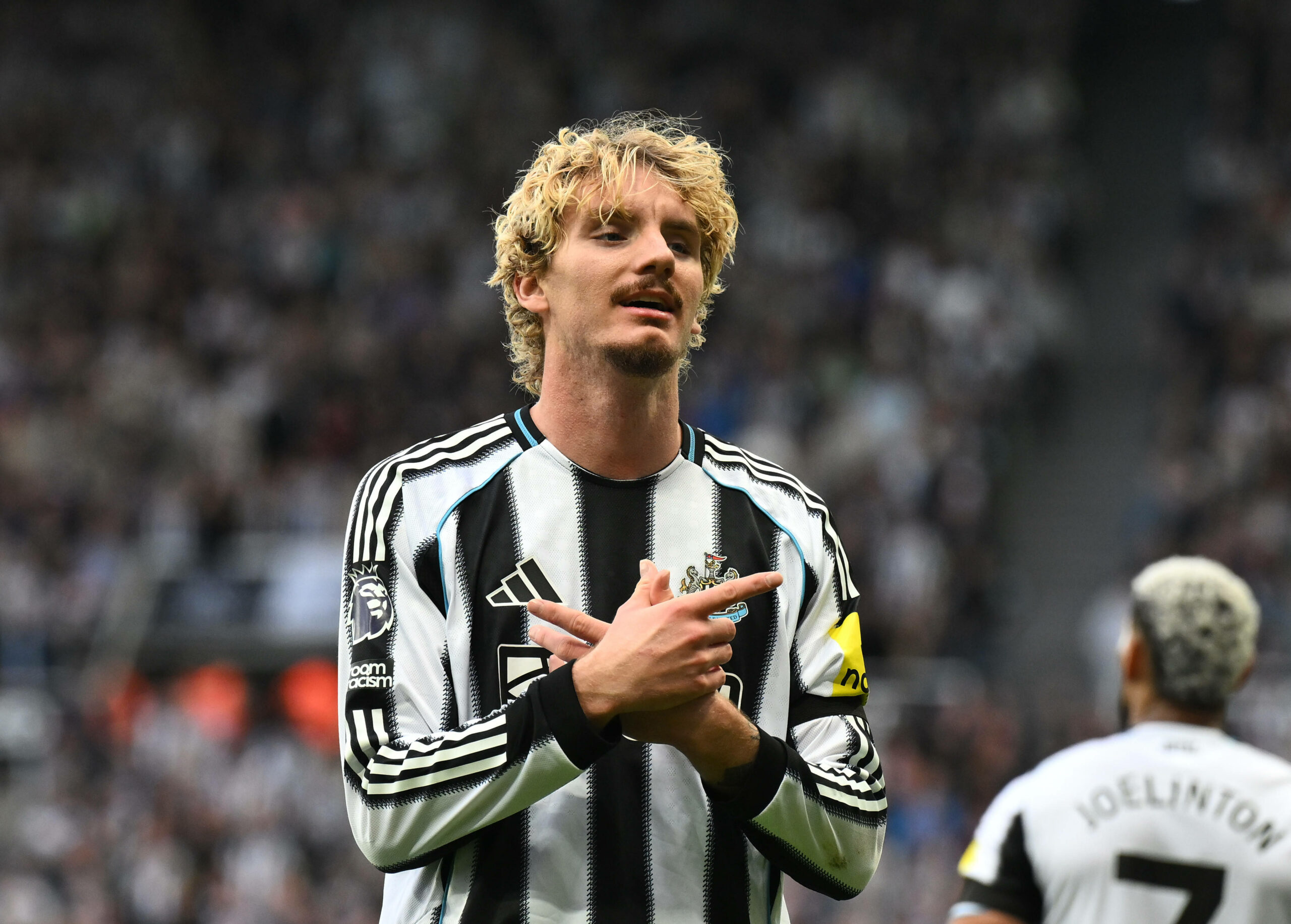 Nick Woltemade jubelt