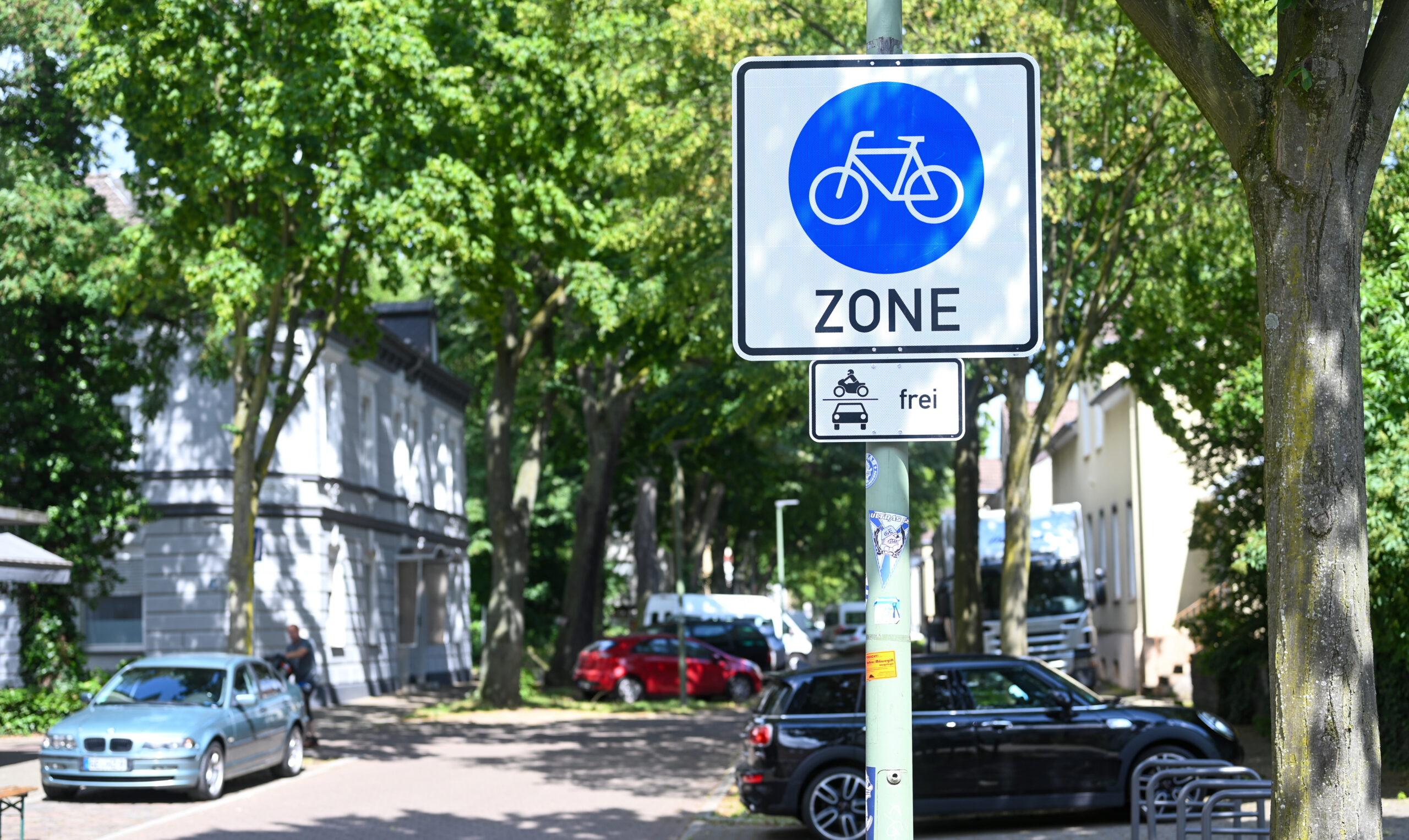In einer Fahrradzone haben Radfahrer Vorrang. Hier ein Beispiel aus Gelsenkirchen.