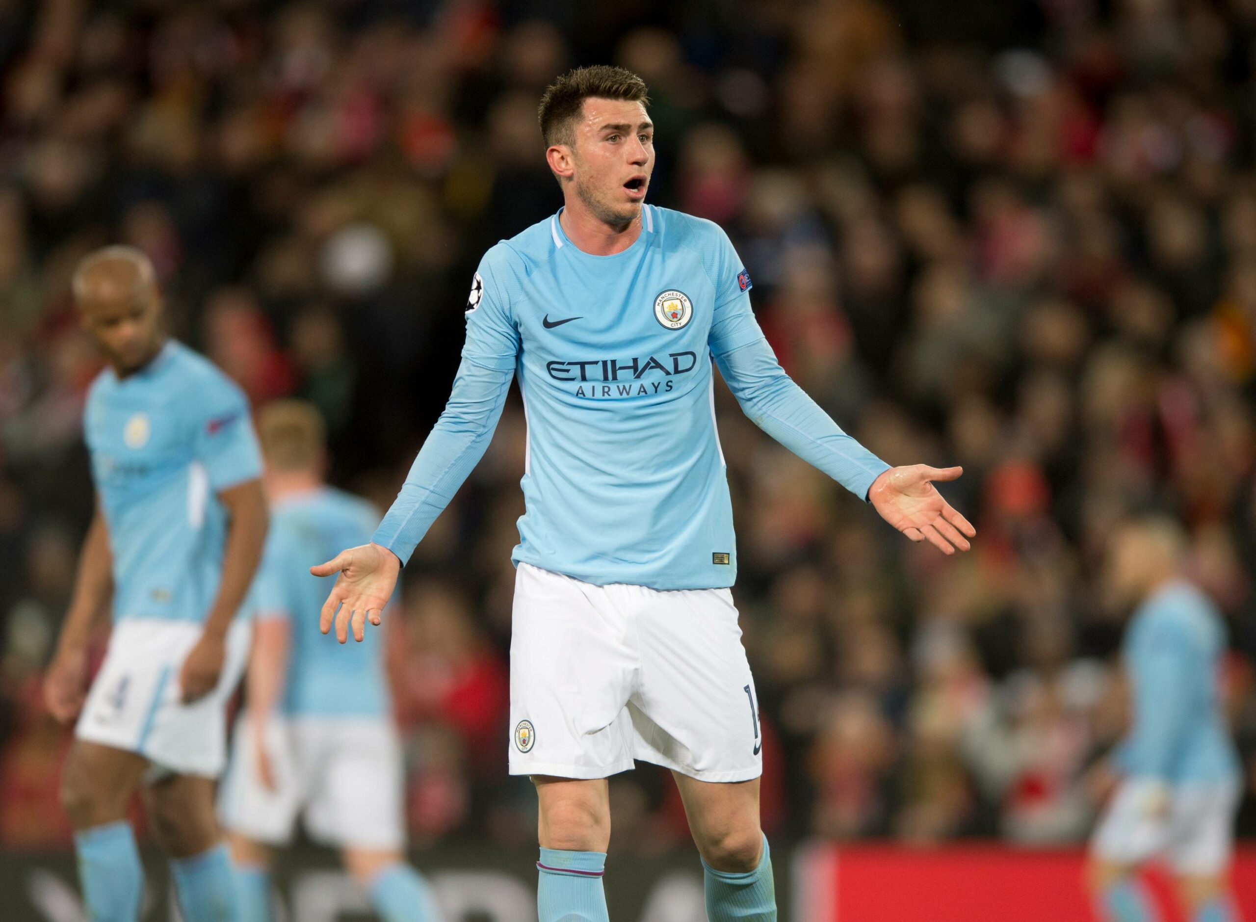Aymeric Laporte im Trikot von Man City mit enttäuschtem Blick