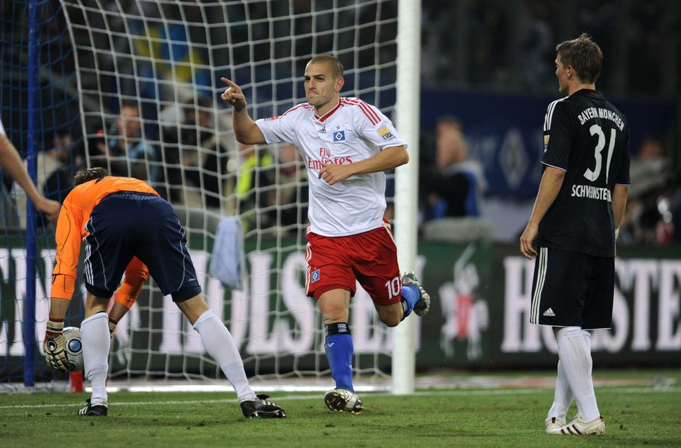 Mladen Petric jubelt gegen den FC Bayern München