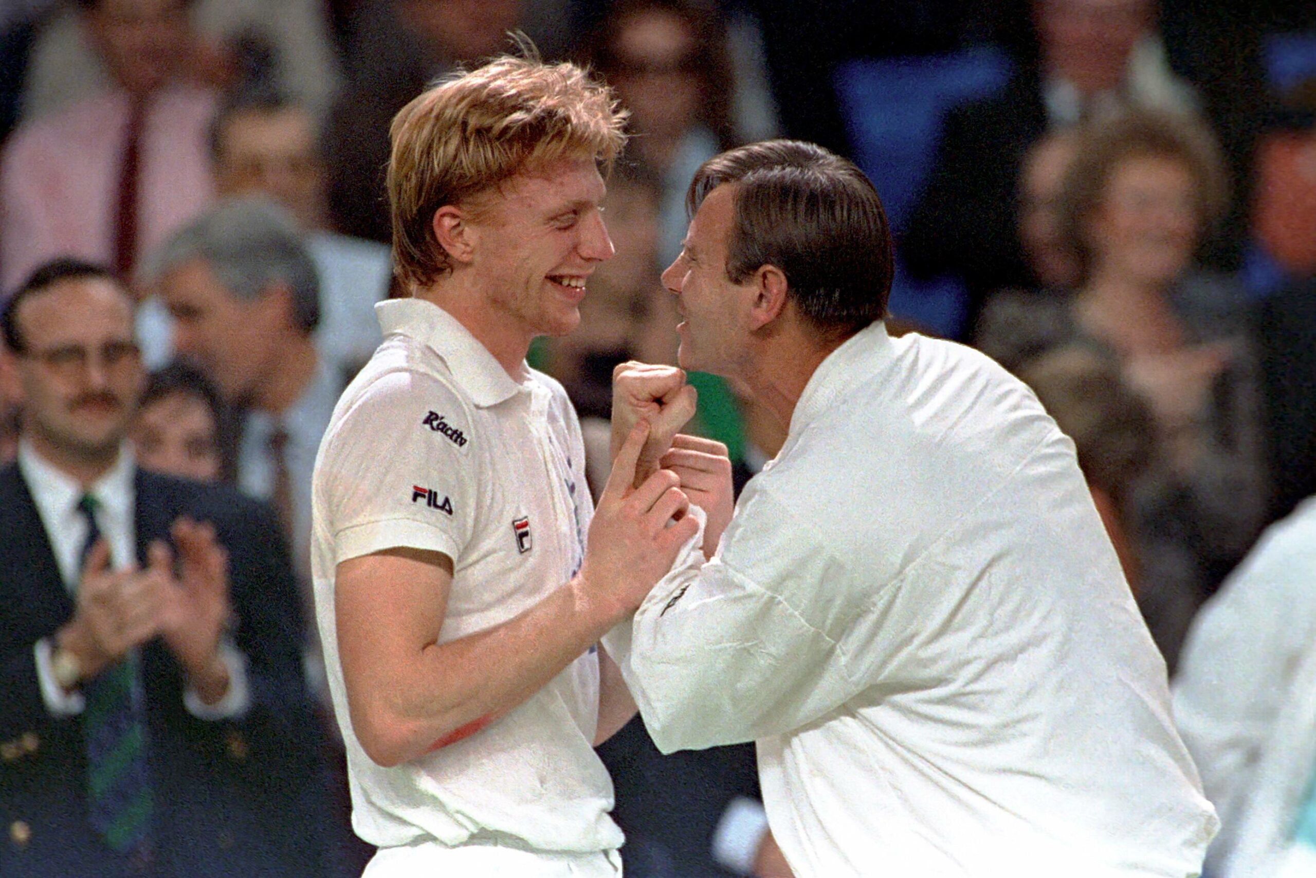 Boris Becker und Niki Pilic freuen sich beim Davis Cup 1988 in Dortmund.