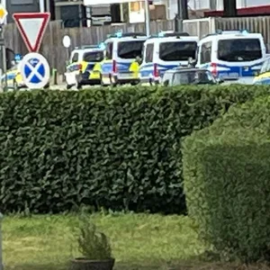 Unzähige Polizeiautos nahe des großmarkt – was war da los