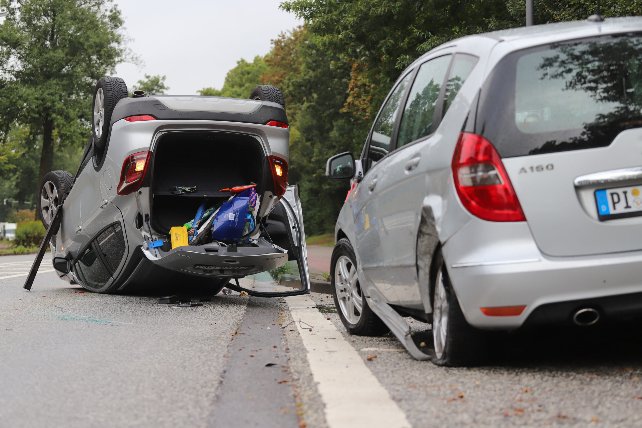 Auto überschlägt sich in Elmshorn – Fahrer hatte großes Glück