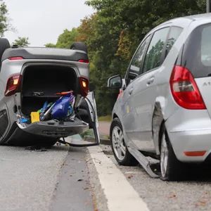 Auto überschlägt sich in Elmshorn – Fahrer hatte großes Glück