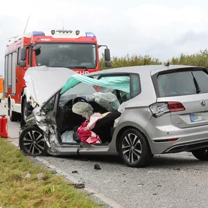 Eines der am Unfall beteiligten Fahrzeuge.