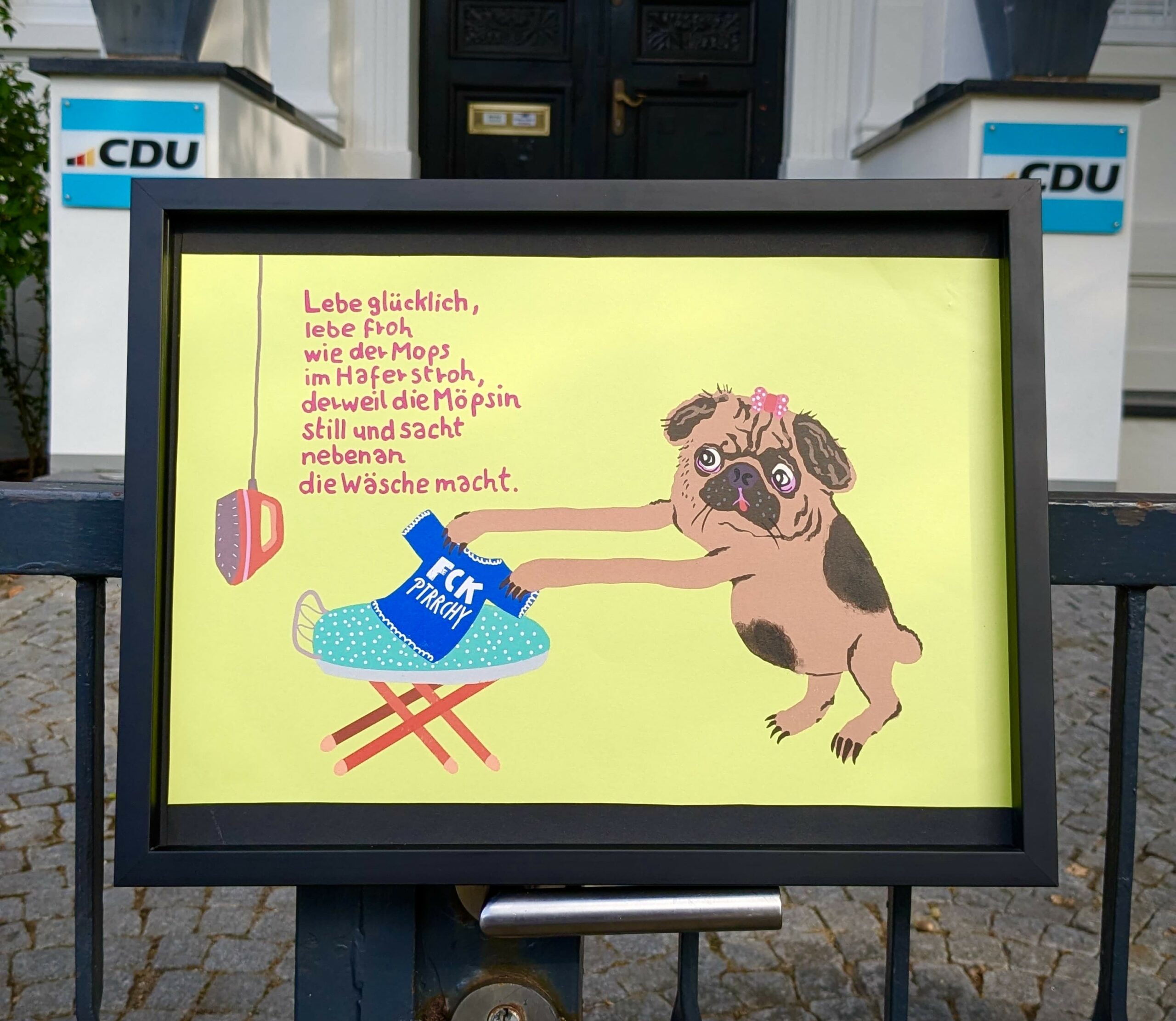 Dieses Foto sorgte für Ärger: Ella Carina Werner hatte das Poster am Zaun der CDU-Zentrale am Leinpfad fotografiert