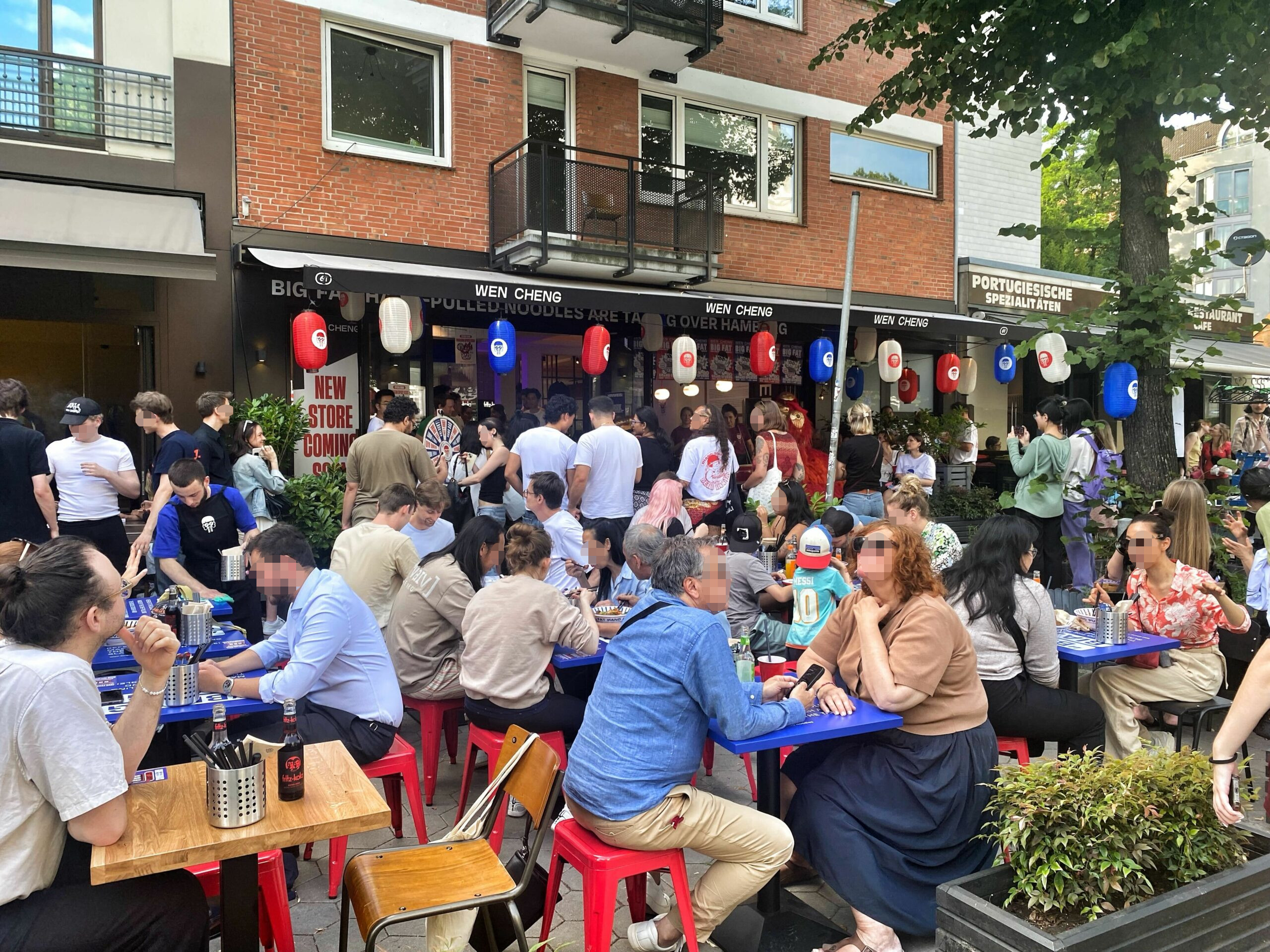Bei der Eröffnung des Restaurants „Wen Cheng“ in Hamburg herrschte großer Andrang.