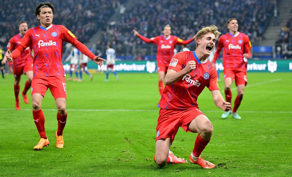 Tom Rothe jubelt im Volksparkstadion
