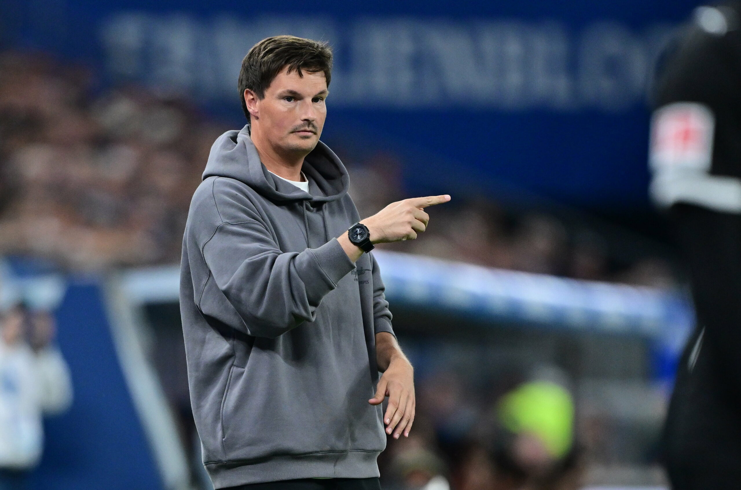 Trainer Merlin Polzin gastiert mit dem HSV am Samstag beim FC Bayern.