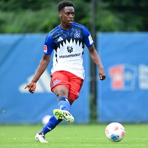 Albert Sambi Lokonga im Testspiel gegen Hannover 96
