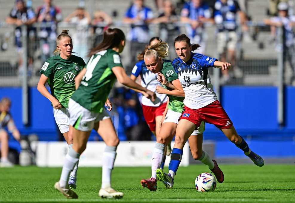Lotta Wrede im Zweikampf mit Ella Peddemors
