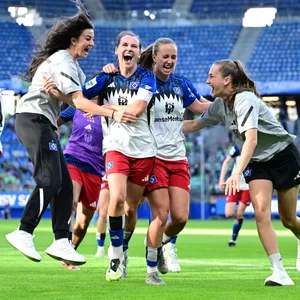 Die HSV-Frauen jubeln