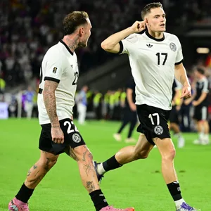 Florian Wirtz bejubelt sein Tor zum 3:1 gegen Nordirland