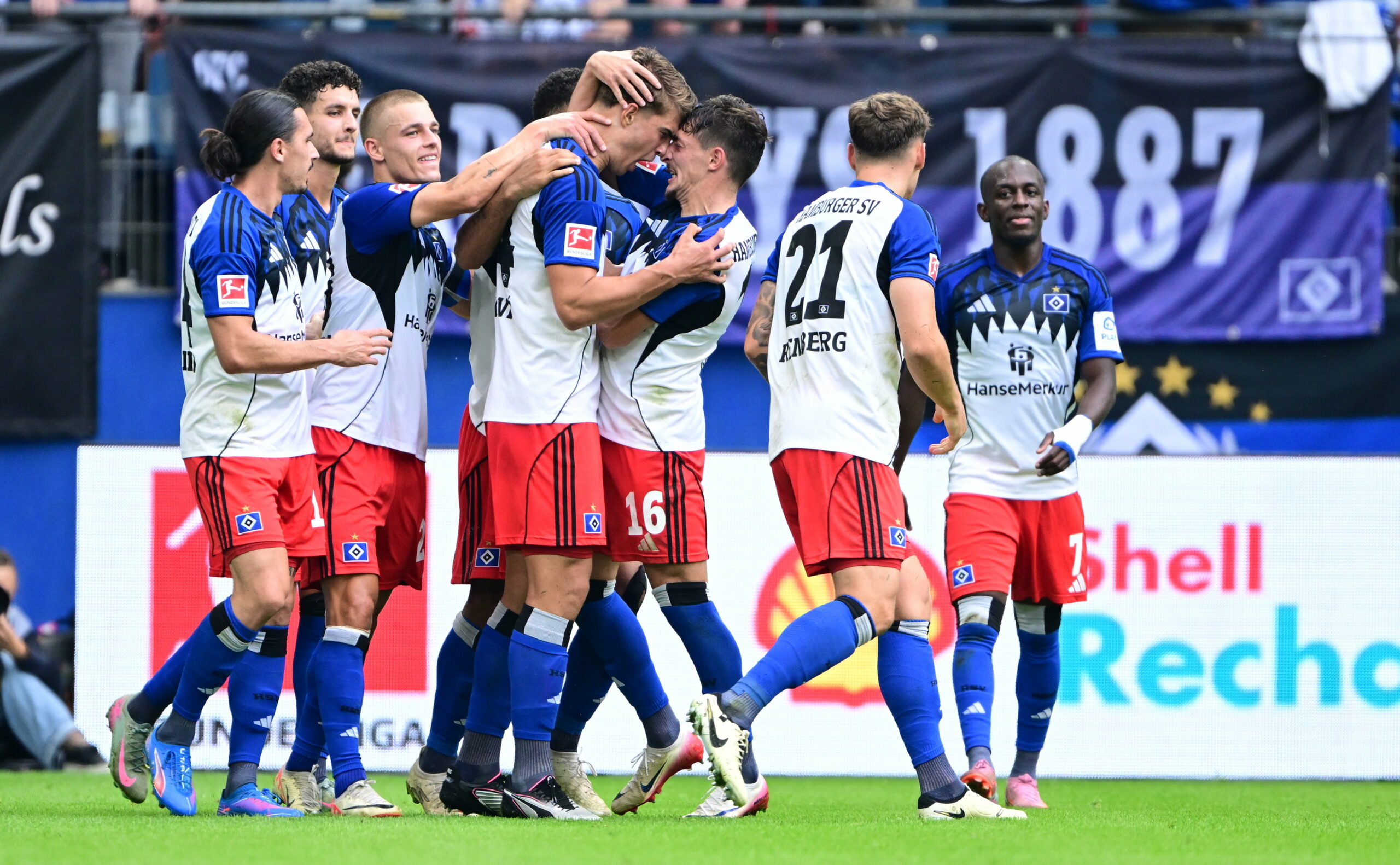 HSV-Profis jubeln