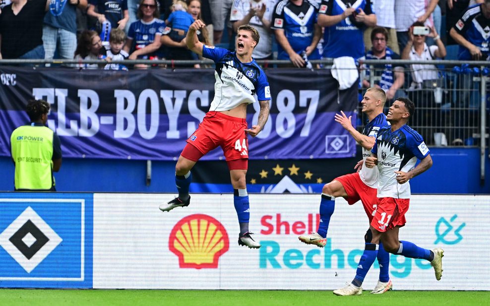 Luka Vuskovic bejubelt sein Tor zum 1:0 für den HSV.