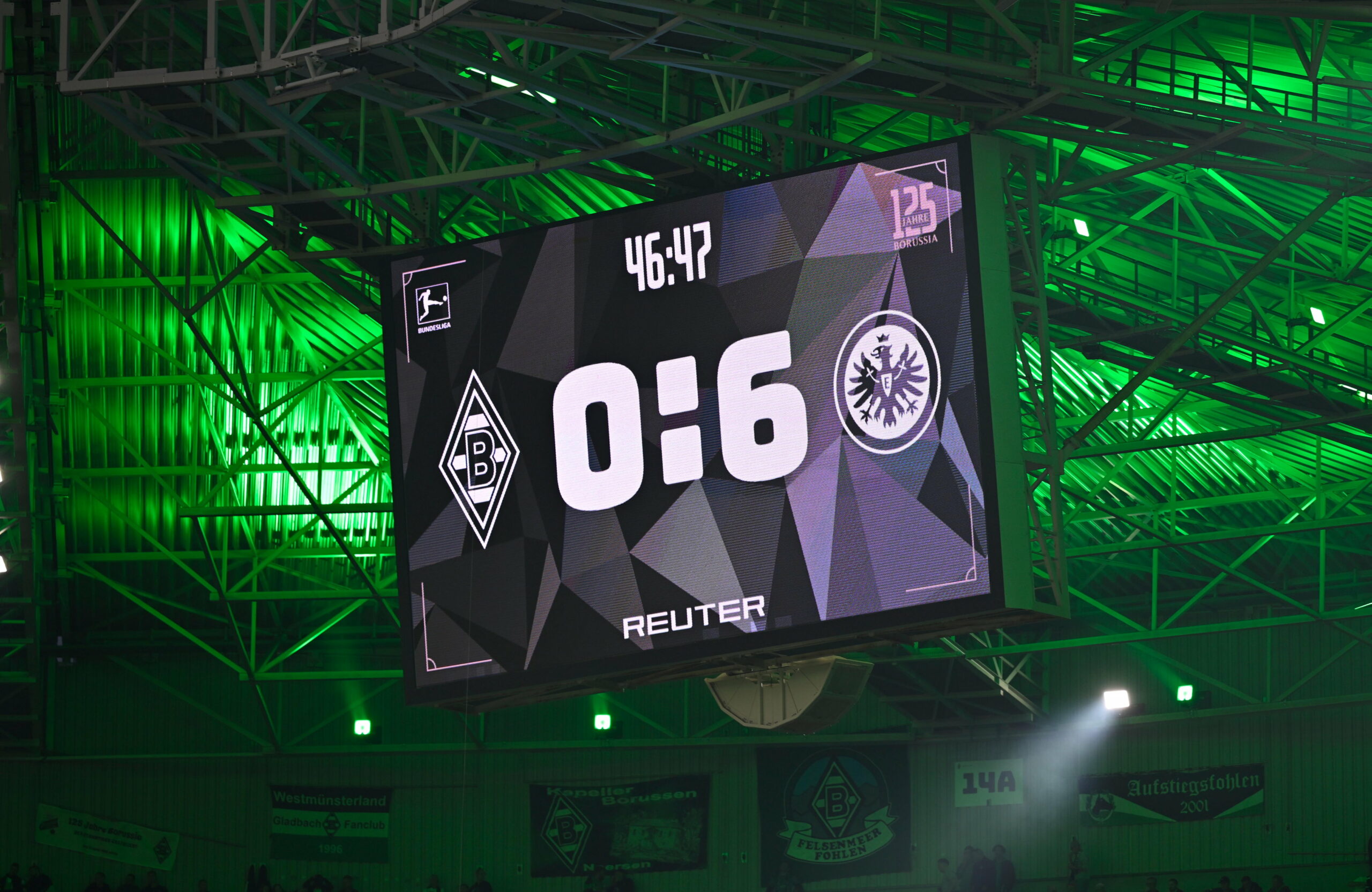 Gladbacher Anzeigetafel zeigt ein 0:6 gegen Frankfurt an