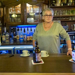 Heike Deak stand fast 25 Jahre hinterm Tresen des „Utspann“ an der Talstraße.