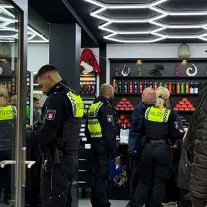 Razzia in Barber Shops in Harburg – Polizei stellt viele Verstöße fest