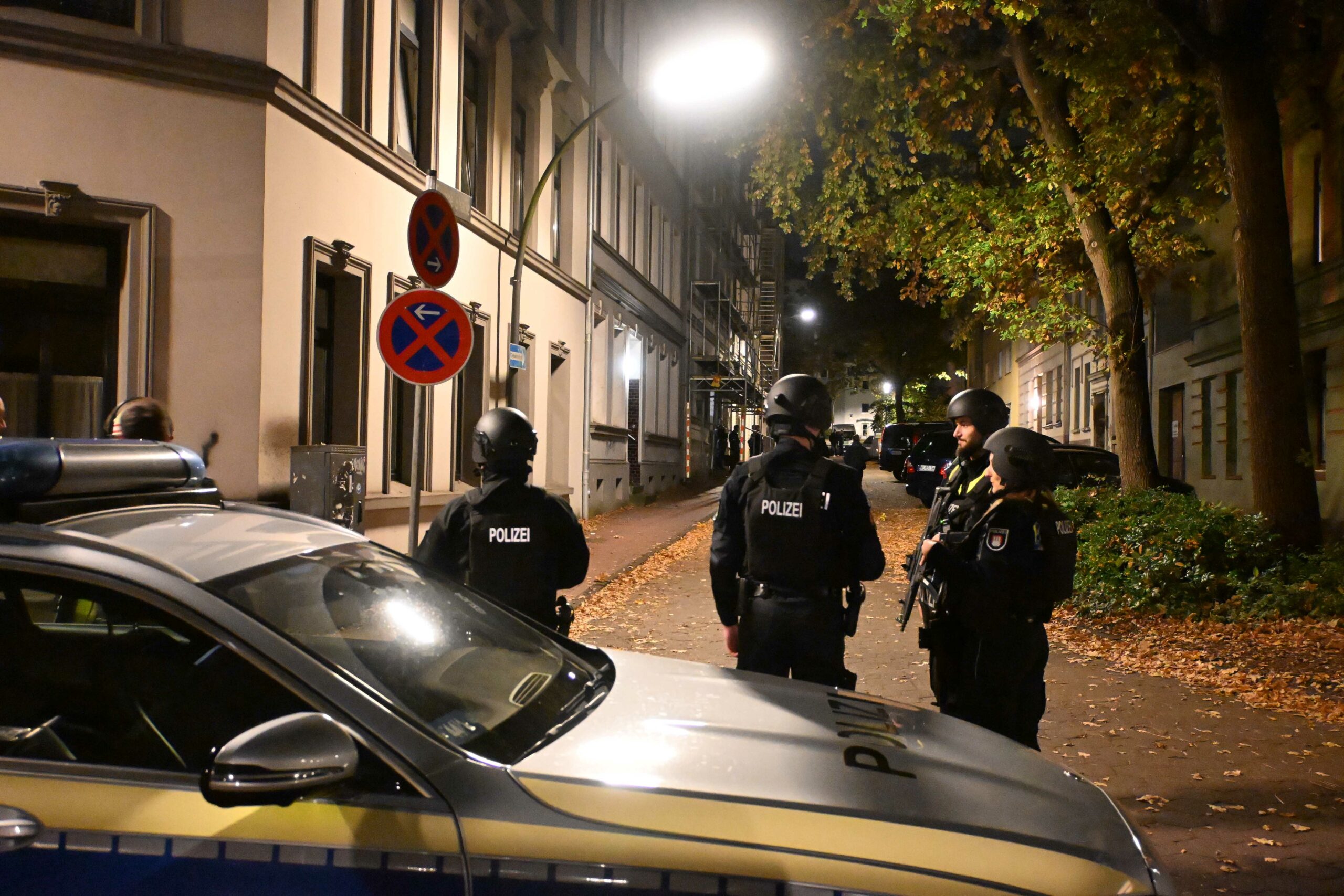 Gefahrenlage befürchtet – Großeinsatz der Polizei im Phoenix Viertel