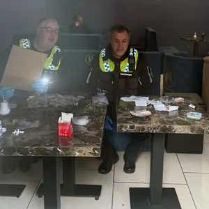 Die Beamten fanden eine größere Menge Drogen.