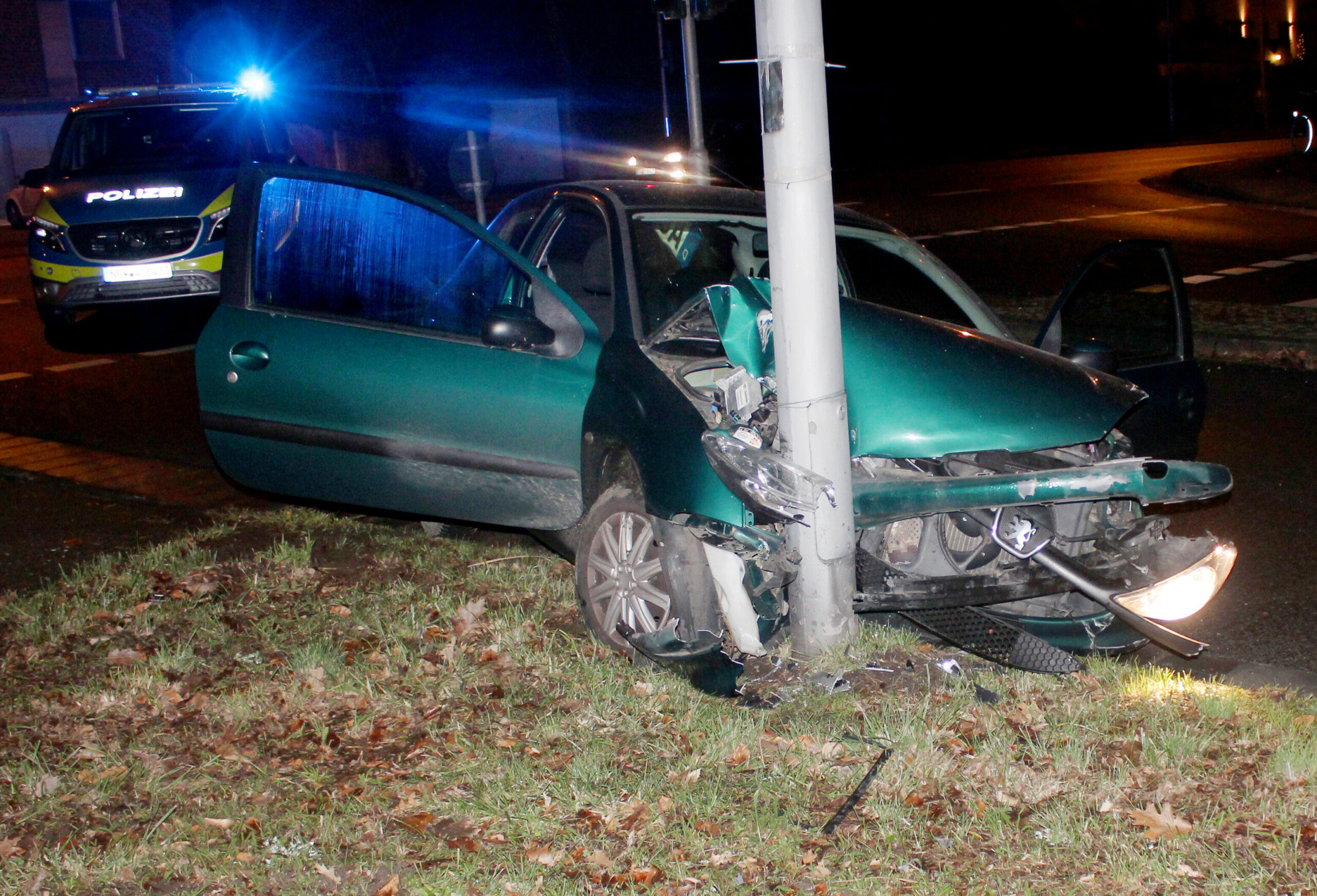 Auto Unfall Laternenmast