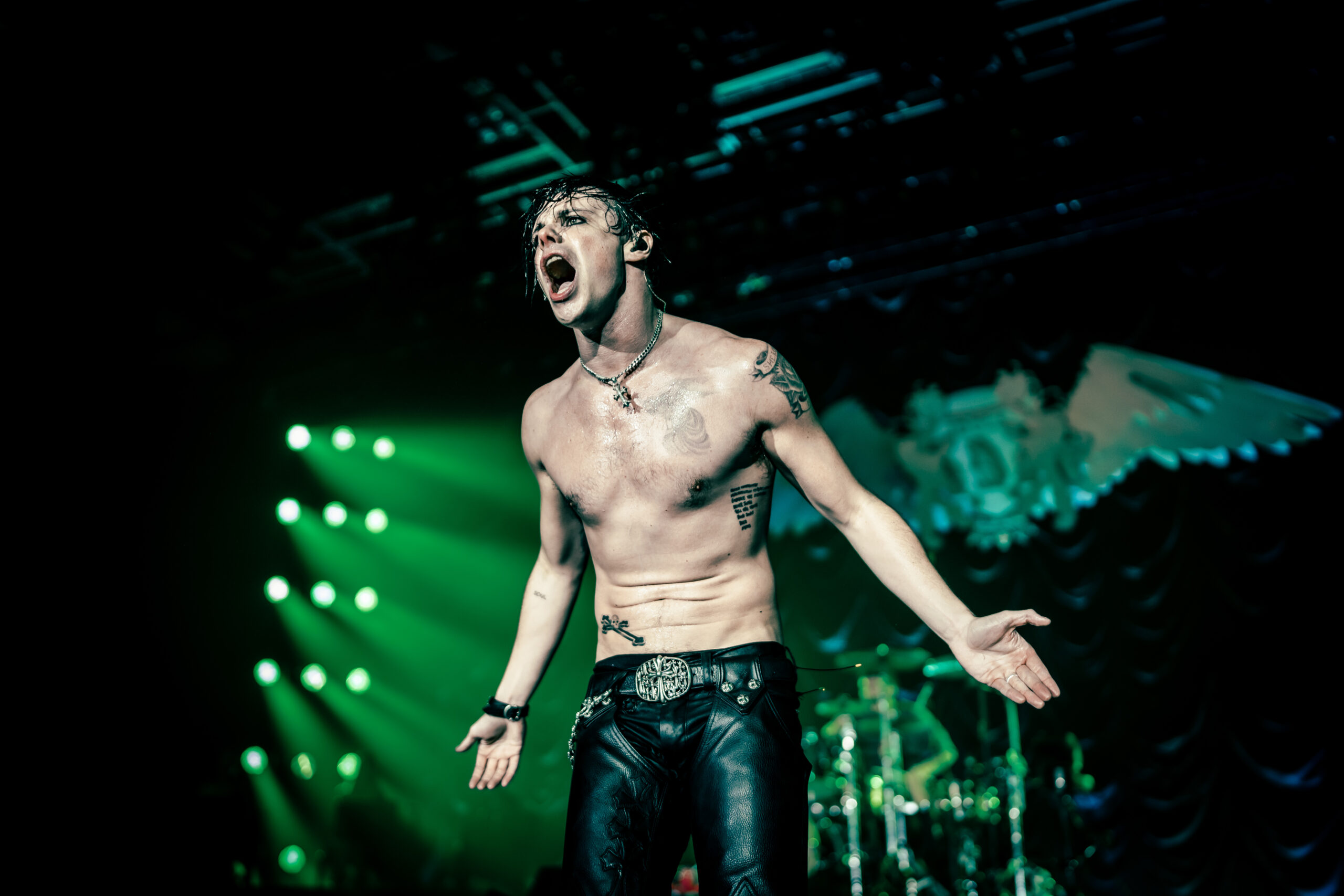 Energiebündel: Yungblud hat die Sporthalle fest im Griff.