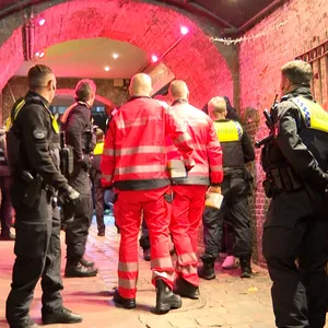 Der Großeinsatz am Hans-Albers-Platz dauerte mehr als eine Stunde.