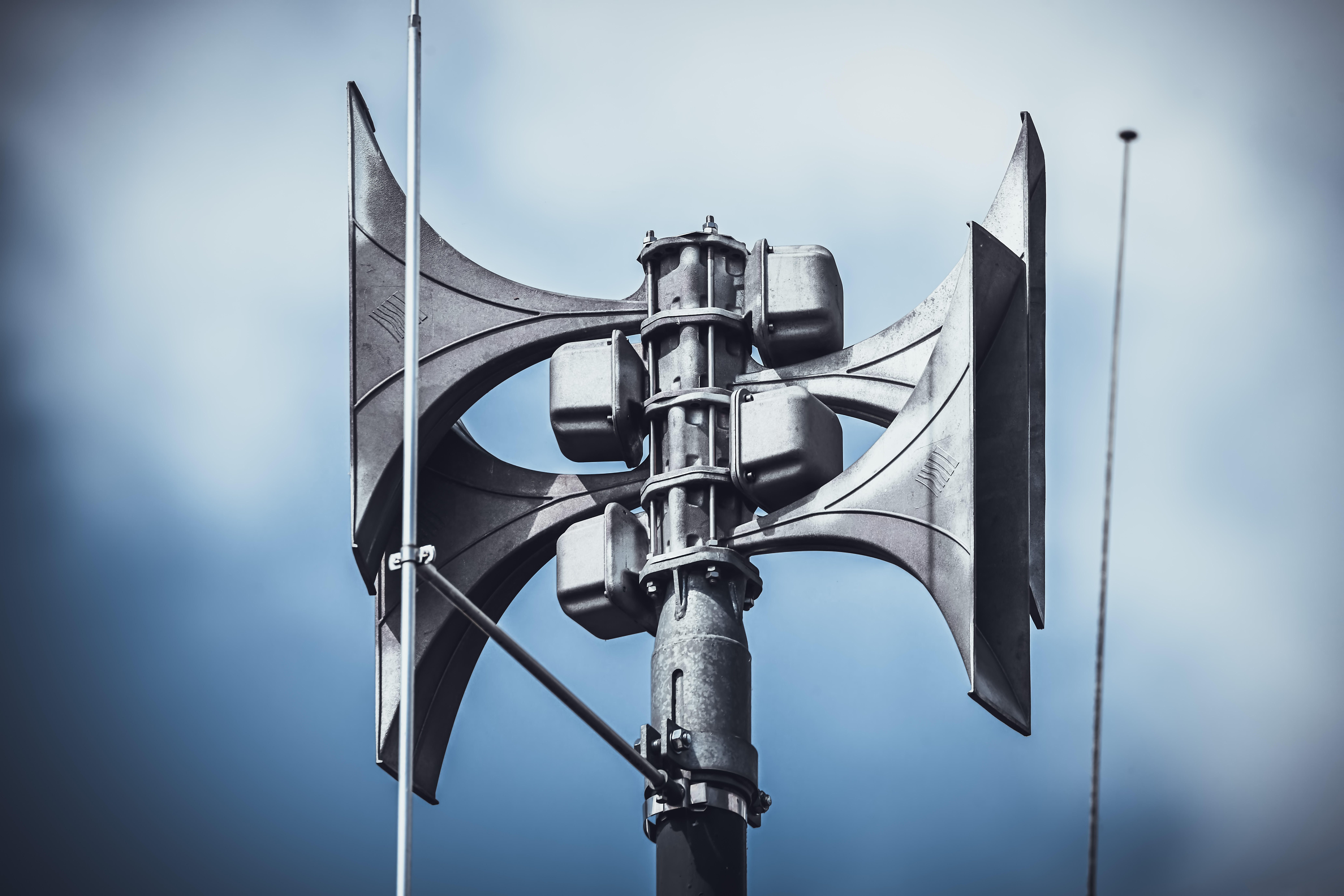 In vielen Stadtteilen Hamburgs heulten am Sonntagabend plötzlich die Sirenen (Symbolbild).