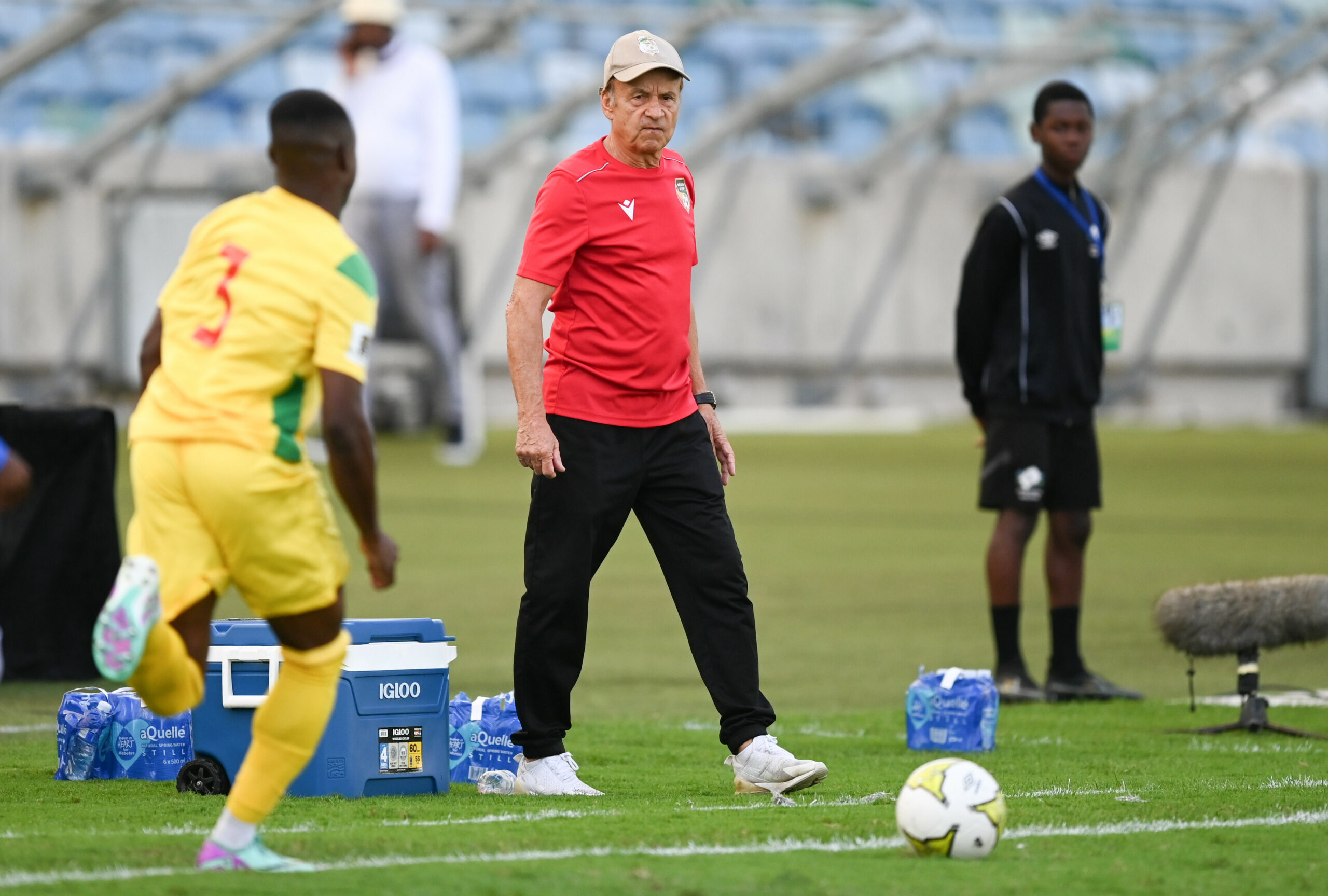 Gernot Rohr bei einem WM-Qualifikationsspiel mit Benin
