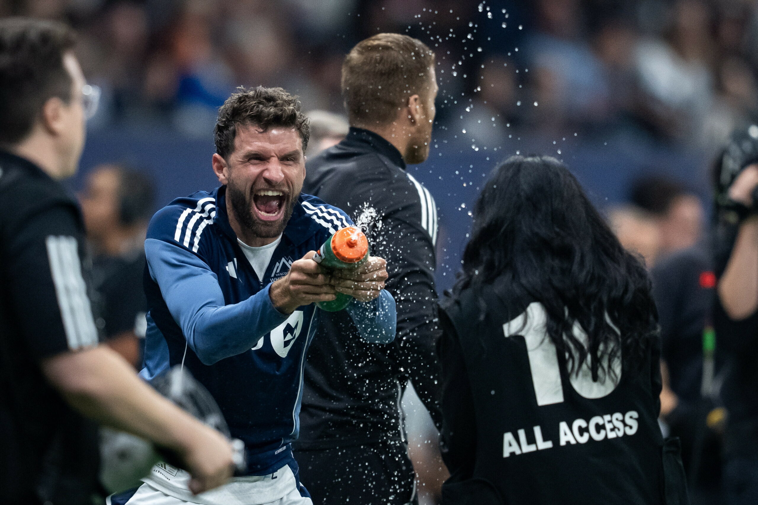 Thomas Müller bejubelt einen Titel mit Vancouver