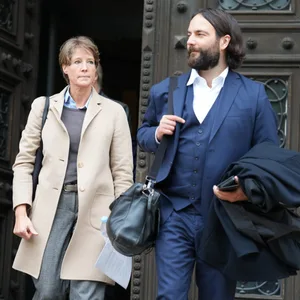 Christina Block und Anwalt Ingo Bott (r) verlassen das Strafjustizgebäude nach dem Prozess.