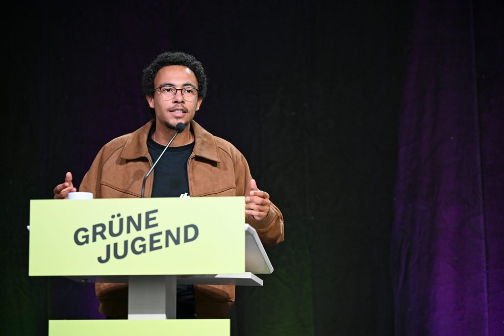 Luis Bogba bei seiner Rede vor dem Bundeskongress der Grünen Jugend.