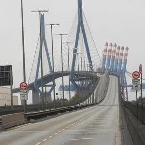 Die Köhlbrandbrücke wird am Wochenende erneut gesperrt. (Archivbild)