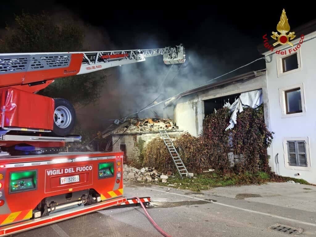 Bei der Explosion eines Wohnhauses in Italien wurden drei Polizisten getötet.