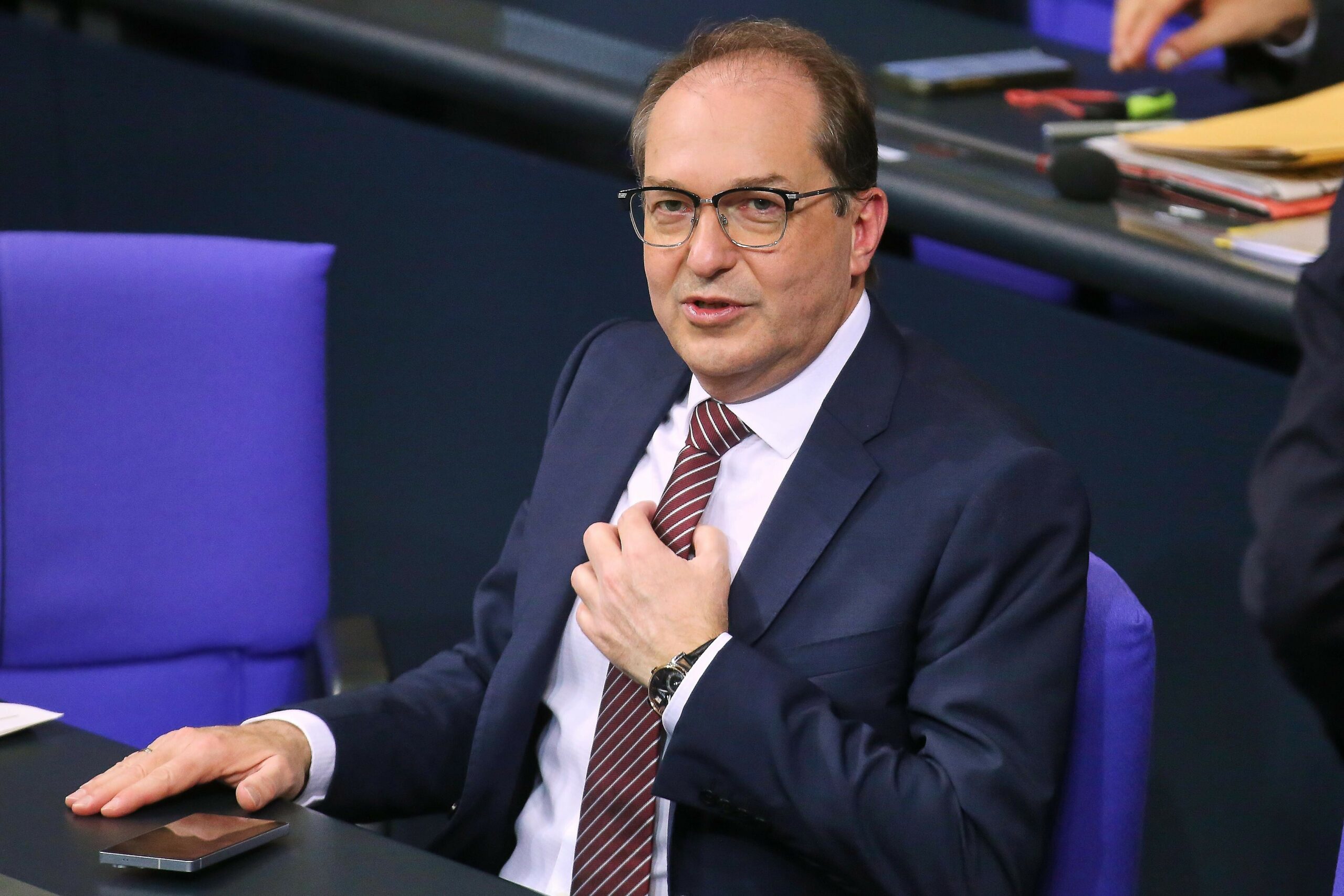 Die Cannabis-Legalisierung ist für Bundesinnenminister Alexander Dobrindt (CSU) ein „Scheißgesetz“.