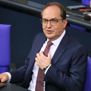 Die Cannabis-Legalisierung ist für Bundesinnenminister Alexander Dobrindt (CSU) ein „Scheißgesetz“.