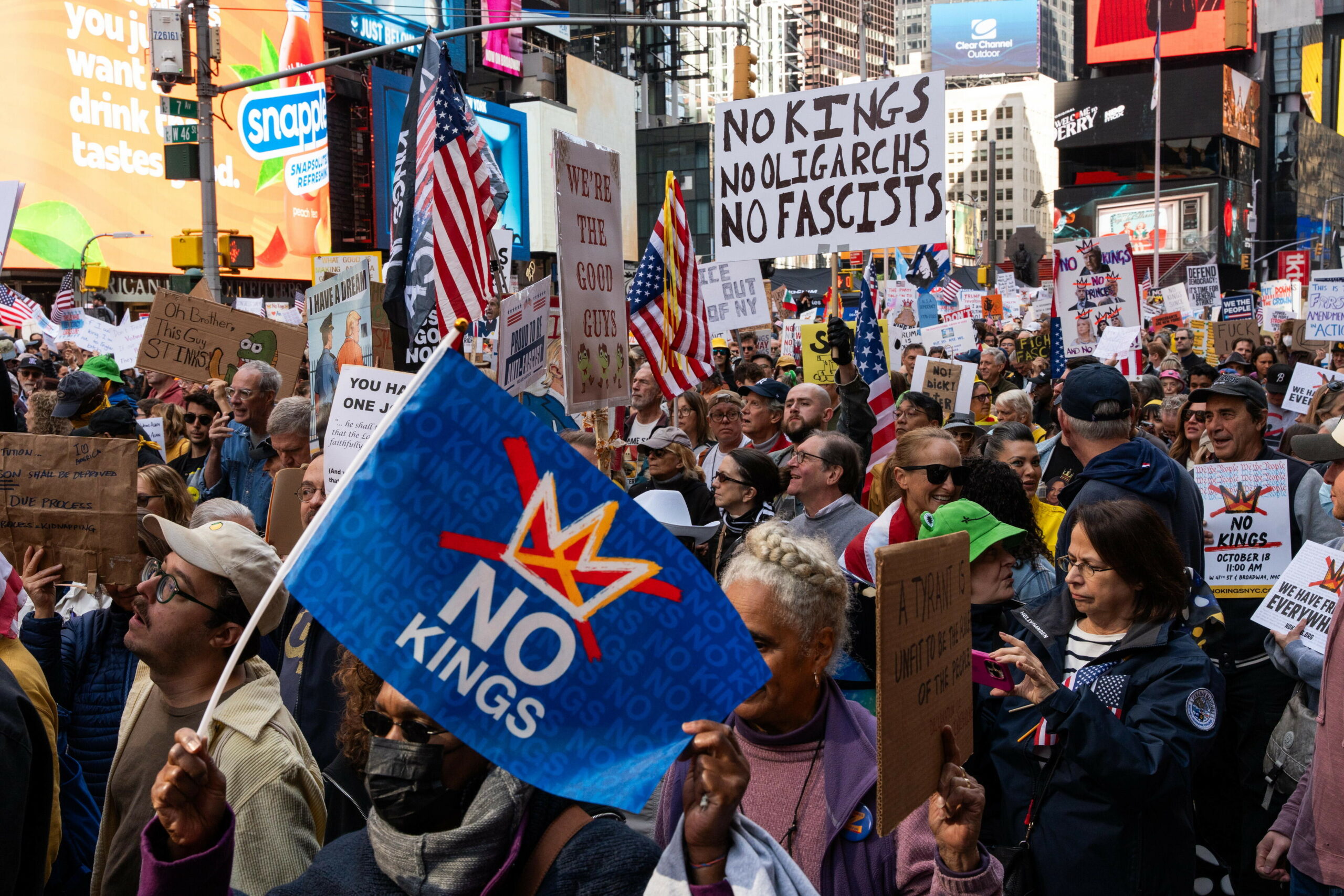 Tausende Demonstranten versammelten sich am Samstag am Times Square.