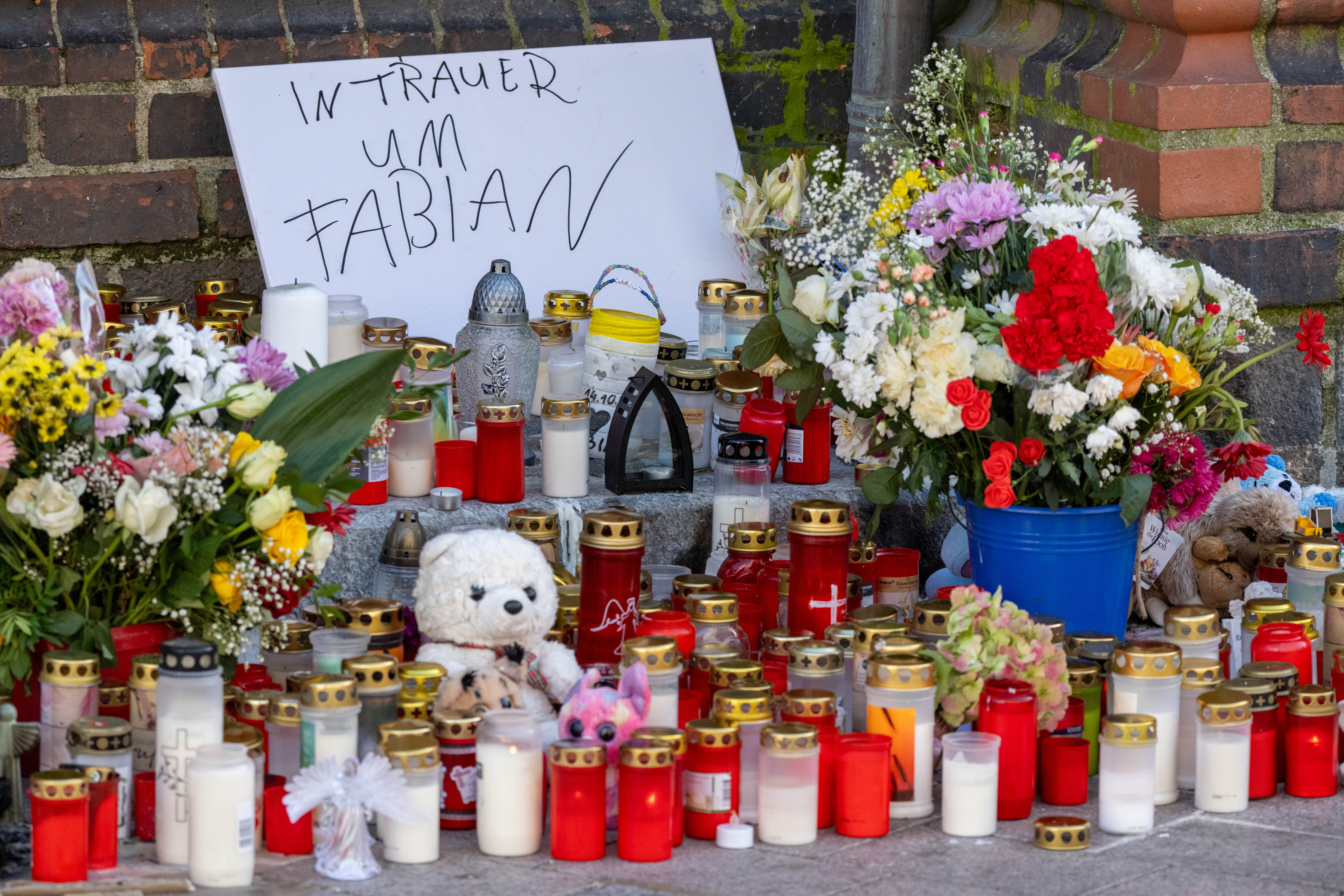Trauer nach Tod von Fabian aus Güstrow: Der 8-Jährige ist Opfer eines Gewaltverbrechens geworden. Die Ermittlungen dauern an.
