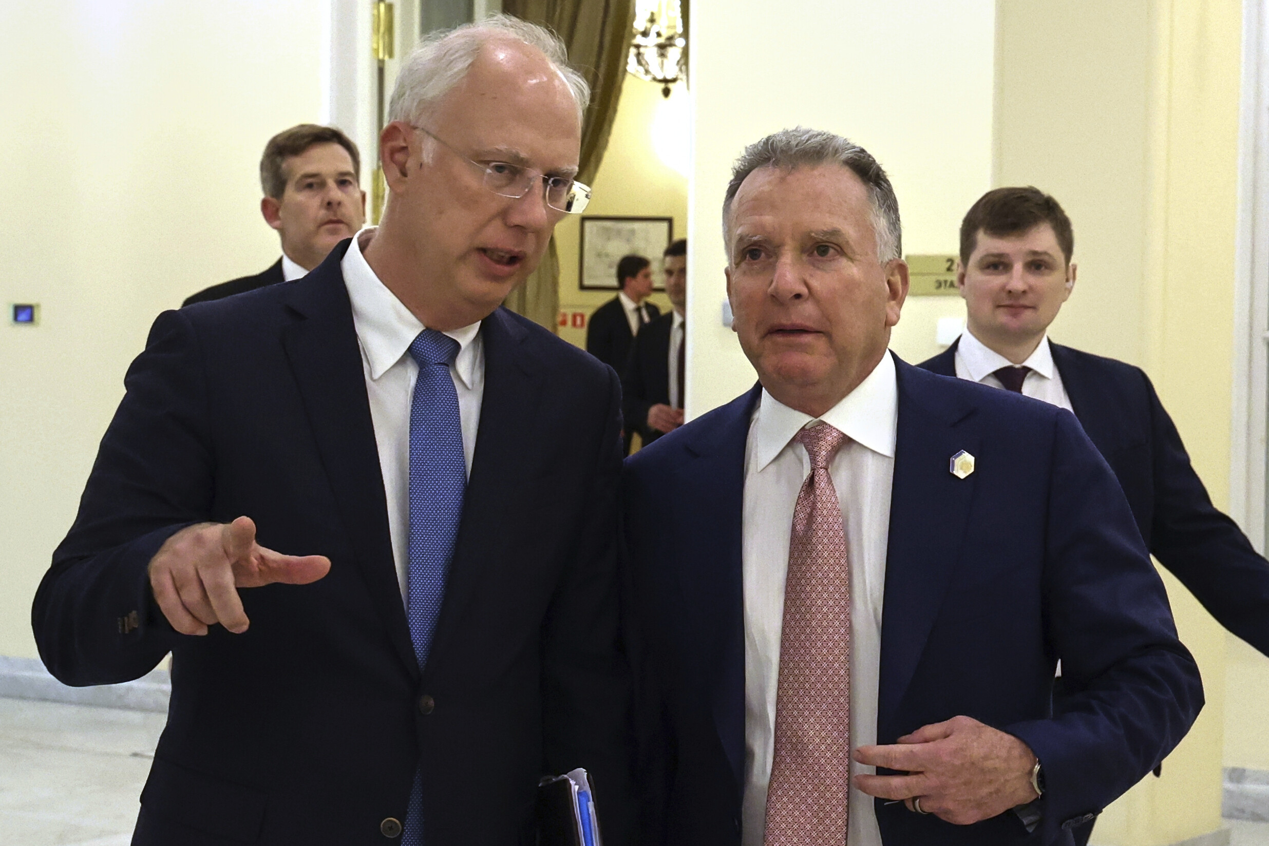 Zwei Männer im Gespräch