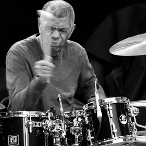 Jack DeJohnette am Schlagzeug