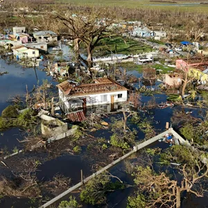 überschwemmte und zerstörte Häuser