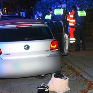 Laut Angaben des Mannes seien die beiden Frauen, mit denen er sich verabredet habe, plötzlich bewusstlos geworden.